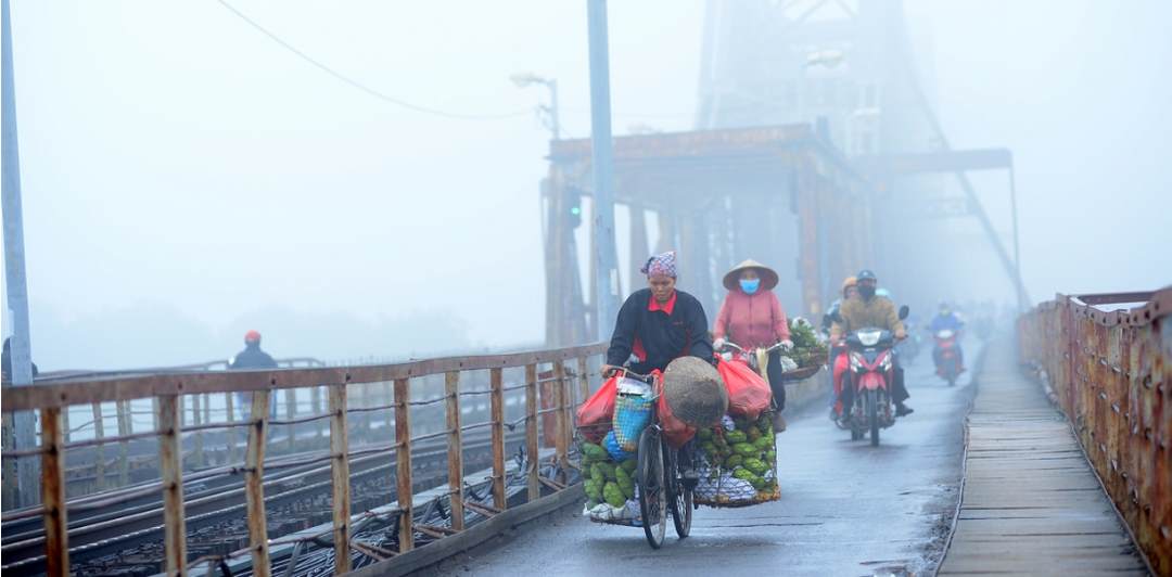 Trời thường trở lạnh và có mưa phùn khi gió Đông Bắc về