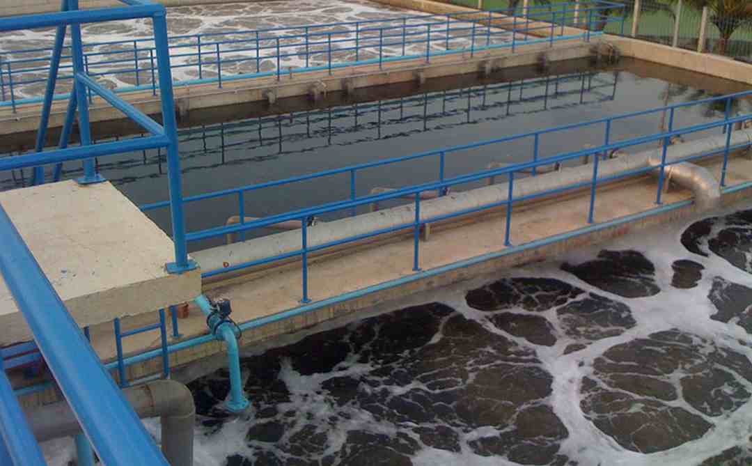 Xây dựng bể xử lý nước thải để đảm bảo nước sạch 