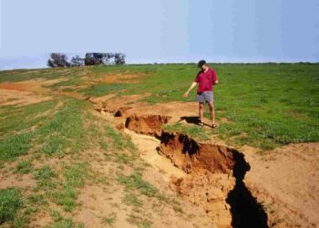 Nguyên nhân xói mòn đất thường xuyên xảy ra trong việc bốc hơi của nước